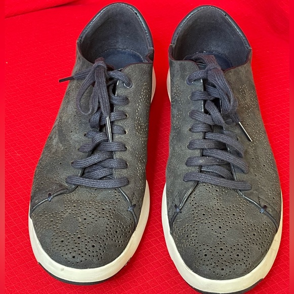 👟 Cole Haan Women’s Navy Blue Perforated Comfy Sneakers. Leather upper. 👟 - Picture 3 of 12